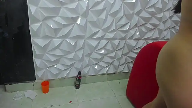 Snapshot of Messy_Party chatting on February 23, 2025, 7:11 am Messy Party online show from February 23, 2025, 7:11 am