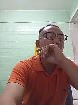 Andresguz35 online show from December 22, 2025, 11:13 pm