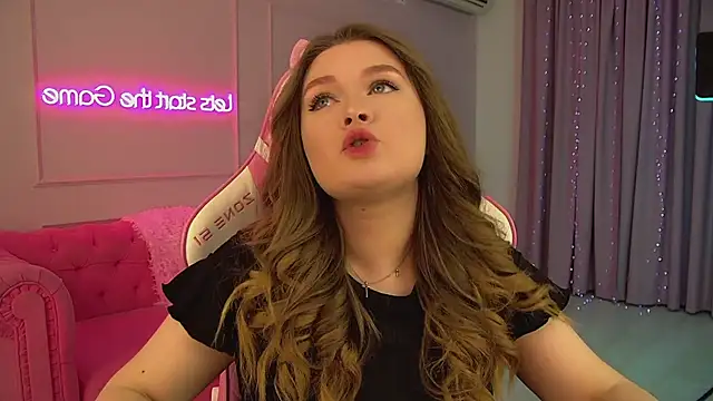 CrystalLyons online show from February 9, 2026, 6:12 pm