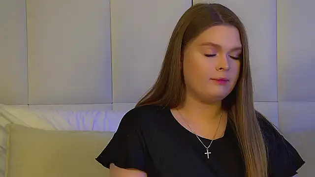 CrystalLyons online show from March 3, 2026, 6:25 pm