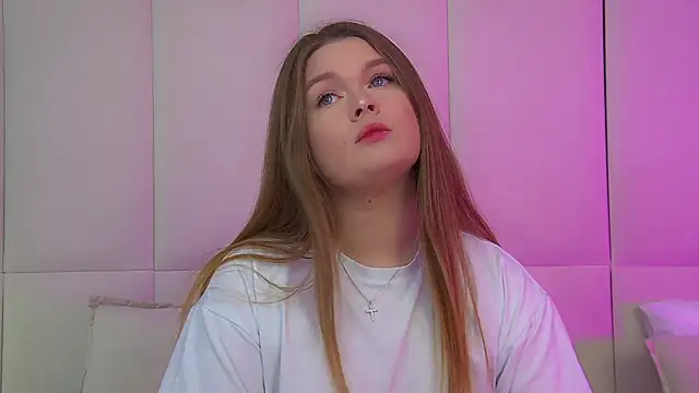 CrystalLyons online show from March 9, 2026, 6:23 pm