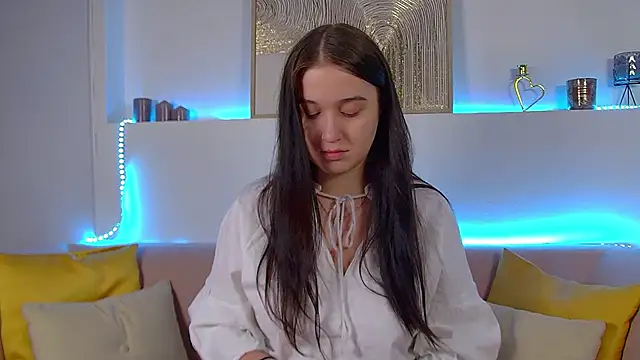 ChristinaMilton online show from March 7, 2025, 6:11 pm