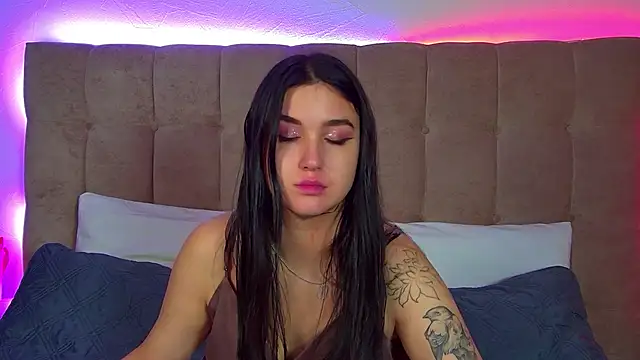 ChristinaMilton online show from September 8, 2025, 6:29 pm