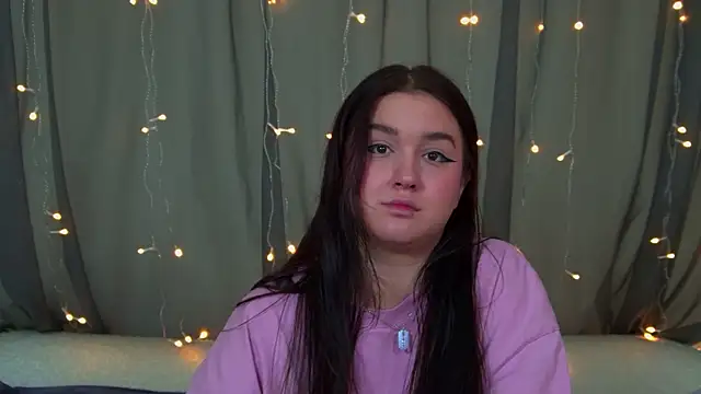 ChristinaMilton online show from November 29, 2025, 6:22 pm