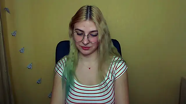 Luna Lush  online show from December 18, 2024, 9:25 am