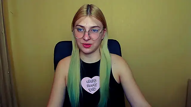 Luna Lush  online show from January 13, 2025, 11:30 am