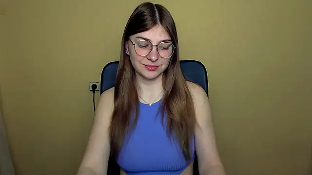 Luna Lush  online show from April 10, 2026, 8:52 am