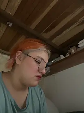 SophiaWeestt99 online show from November 5, 2025, 3:17 am