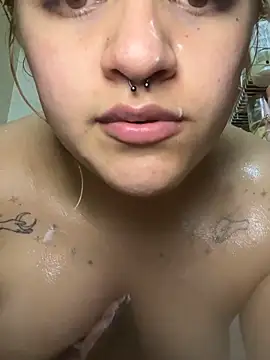 SophiaWeestt99 online show from April 13, 2026, 6:41 am