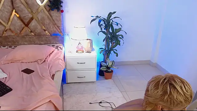 Tommyfoxboy online show from December 20, 2024, 12:08 am