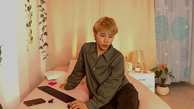 Tommyfoxboy online show from December 28, 2024, 10:34 pm