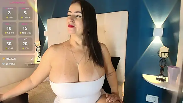 Emmawattsom online show from November 9, 2025, 1:42 pm