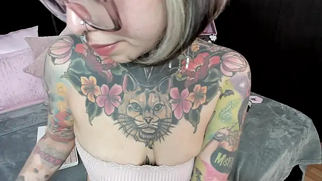 Snapshot of NikkiRamone chatting on January 7, 2025, 6:03 pm NikkiRamone online show from January 7, 2025, 6:03 pm