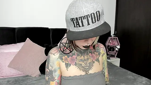 Snapshot of NikkiRamone chatting on January 10, 2025, 12:15 pm NikkiRamone online show from January 10, 2025, 12:15 pm