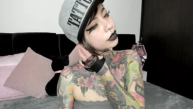 Snapshot of NikkiRamone chatting on January 10, 2025, 3:16 pm NikkiRamone online show from January 10, 2025, 3:16 pm