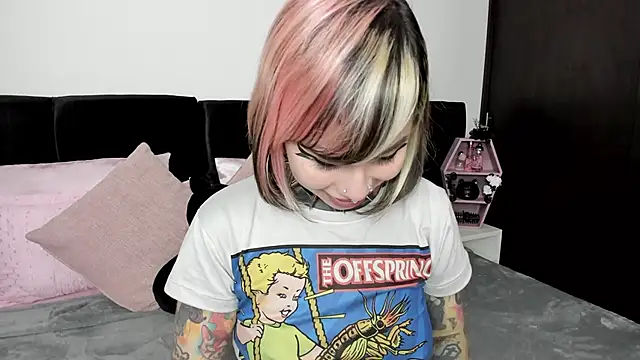 Snapshot of NikkiRamone chatting on January 21, 2025, 2:59 pm NikkiRamone online show from January 21, 2025, 2:59 pm