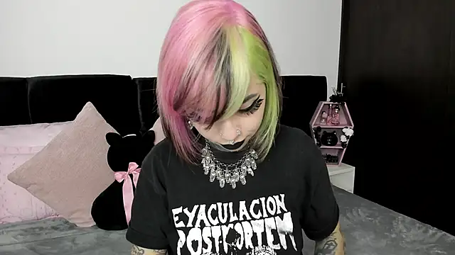 Snapshot of NikkiRamone chatting on January 23, 2025, 2:50 pm NikkiRamone online show from January 23, 2025, 2:50 pm