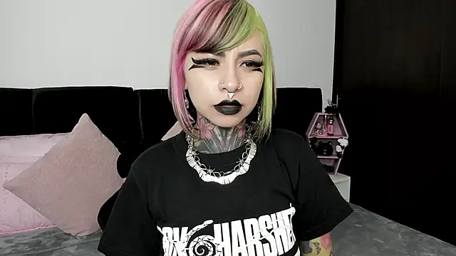 Snapshot of NikkiRamone chatting on January 24, 2025, 11:59 am NikkiRamone online show from January 24, 2025, 11:59 am