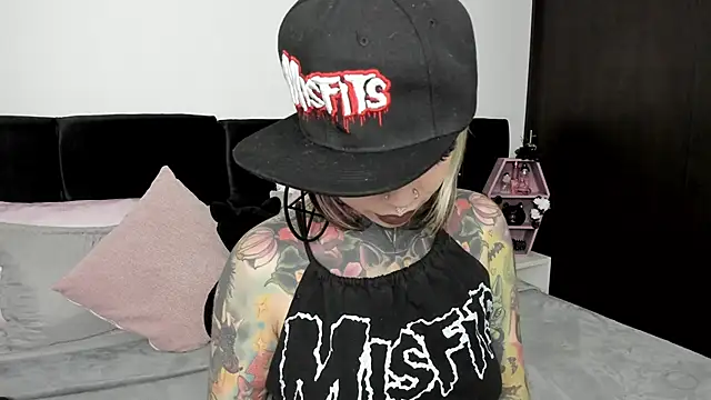 Snapshot of NikkiRamone chatting on January 31, 2025, 11:56 am NikkiRamone online show from January 31, 2025, 11:56 am