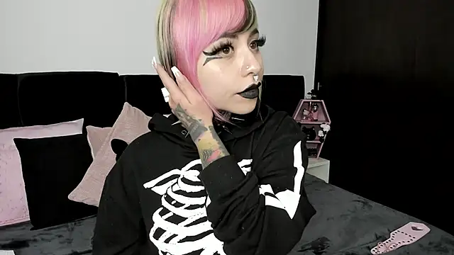 Snapshot of NikkiRamone chatting on February 12, 2025, 10:14 am NikkiRamone online show from February 12, 2025, 10:14 am