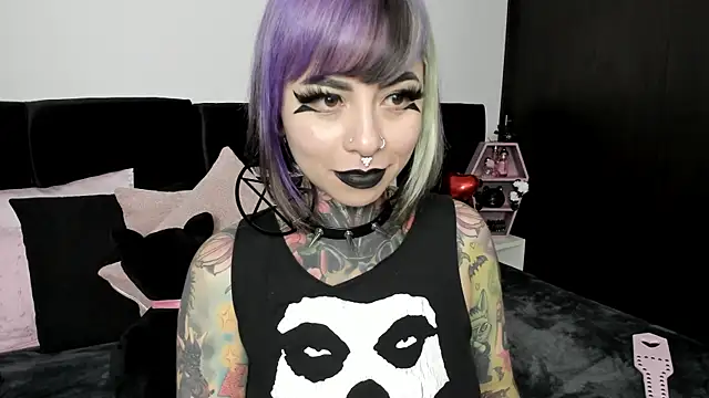 Snapshot of NikkiRamone chatting on February 15, 2025, 9:15 pm NikkiRamone online show from February 15, 2025, 9:15 pm