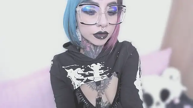 Snapshot of NikkiRamone chatting on September 30, 2025, 11:43 pm NikkiRamone online show from September 30, 2025, 11:43 pm