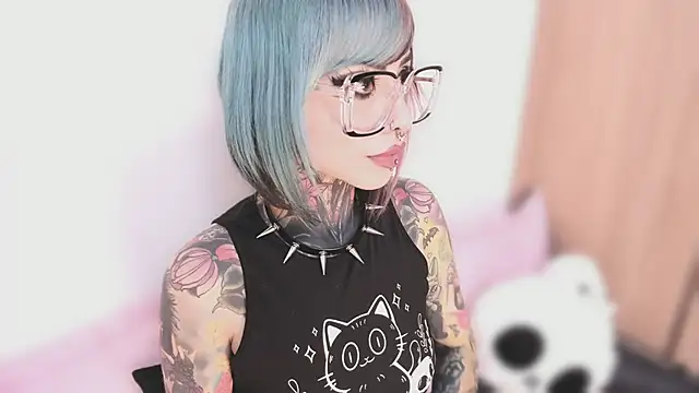 Snapshot of NikkiRamone chatting on October 6, 2025, 10:18 pm NikkiRamone online show from October 6, 2025, 10:18 pm