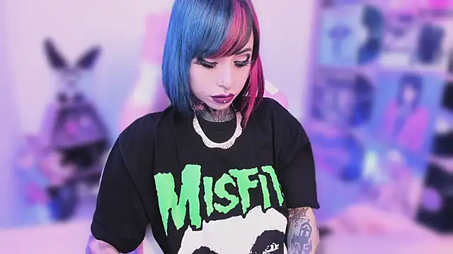 Snapshot of NikkiRamone chatting on November 6, 2025, 3:29 am NikkiRamone online show from November 6, 2025, 3:29 am