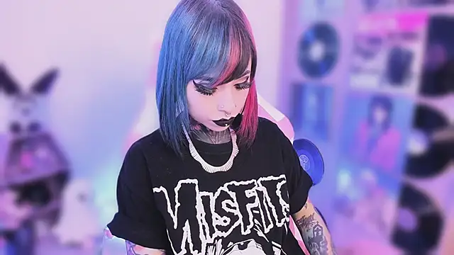 Snapshot of NikkiRamone chatting on November 10, 2025, 10:31 pm NikkiRamone online show from November 10, 2025, 10:31 pm