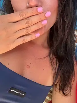 Snapshot of BetinaSoares chatting on December 15, 2025, 5:39 pm BetinaSoares online show from December 15, 2025, 5:39 pm