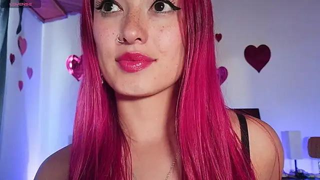 luccycollins  online show from February 10, 2026, 2:43 pm