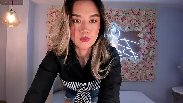 RebeccaHudson online show from March 1, 2025, 2:26 am