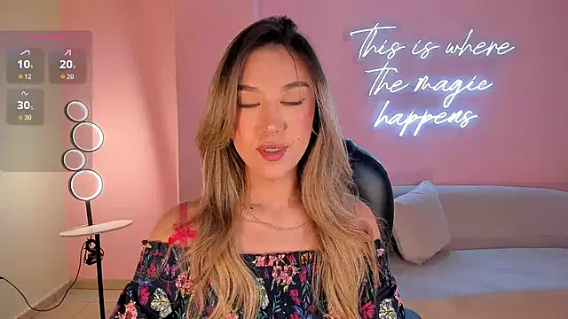 RebeccaHudson online show from October 30, 2025, 7:25 pm