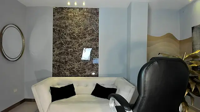 RebeccaHudson online show from April 3, 2026, 7:45 pm