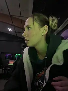 M1ssyk1ssy online show from January 16, 2025, 11:27 pm