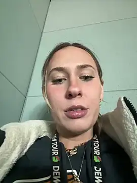 M1ssyk1ssy online show from February 3, 2025, 5:03 pm