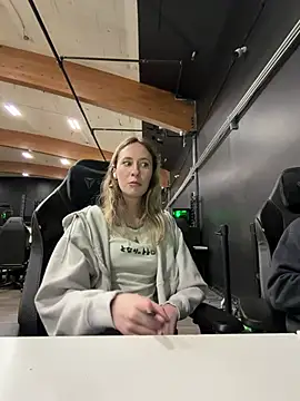 M1ssyk1ssy online show from April 8, 2026, 7:14 pm