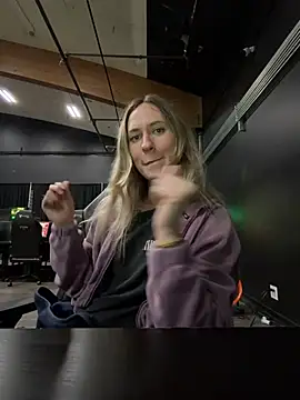 M1ssyk1ssy online show from April 11, 2026, 12:37 am