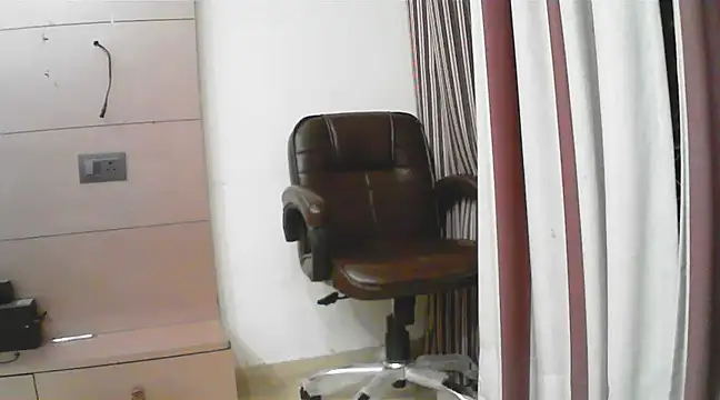 Snapshot of collage_hoty chatting on March 21, 2025, 4:40 pm collage hoty online show from March 21, 2025, 4:40 pm