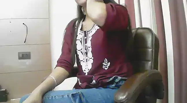 Snapshot of collage_hoty chatting on March 22, 2025, 5:09 pm collage hoty online show from March 22, 2025, 5:09 pm