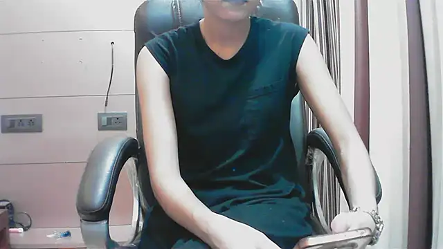 Snapshot of collage_hoty chatting on September 18, 2025, 4:53 pm collage hoty online show from September 18, 2025, 4:53 pm