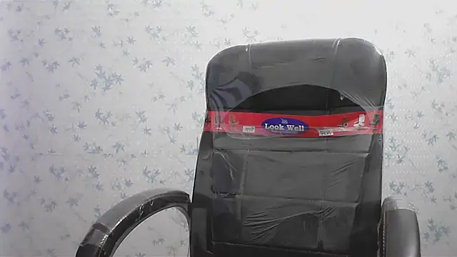 collage hoty online show from May 10, 2026, 4:50 am