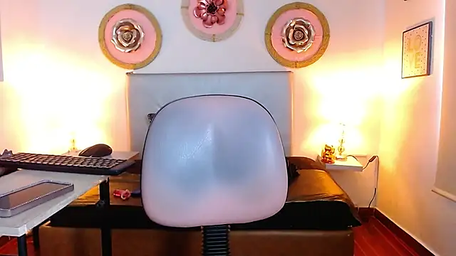 zoe hecate sexx online show from June 17, 2026, 12:40 pm