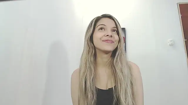 andreau18 online show from September 24, 2025, 1:36 pm