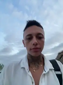  PhillipBrown online show from December 27, 2024, 11:06 am