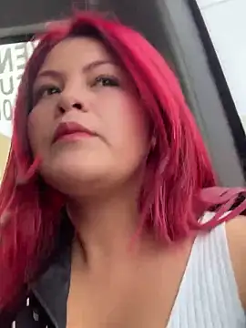 lia moon77 online show from March 5, 2025, 9:15 pm