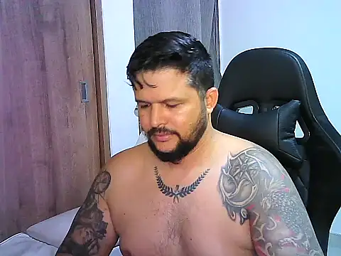 tupapito00 online show from April 7, 2026, 11:37 pm