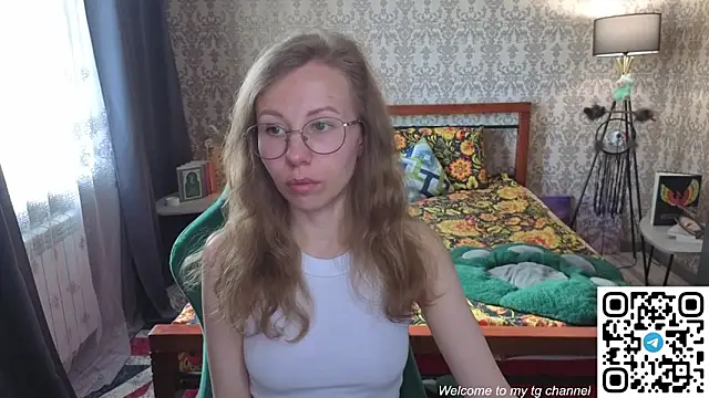 Snapshot of Lill_Mary chatting on May 5, 2026, 1:46 am Lill Mary online show from May 5, 2026, 1:46 am