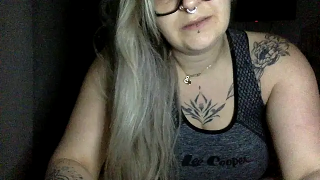 vanillesoumise online show from February 10, 2025, 9:36 am