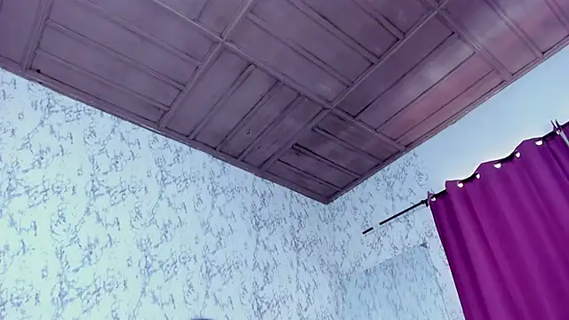 Mia Malkovaa  online show from November 15, 2025, 4:36 pm